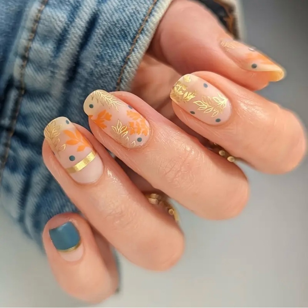 Floral Nail Art Gold Accents Short Square Set of 24